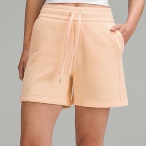 Lululemon | size 4 | scuba high rise short 5"